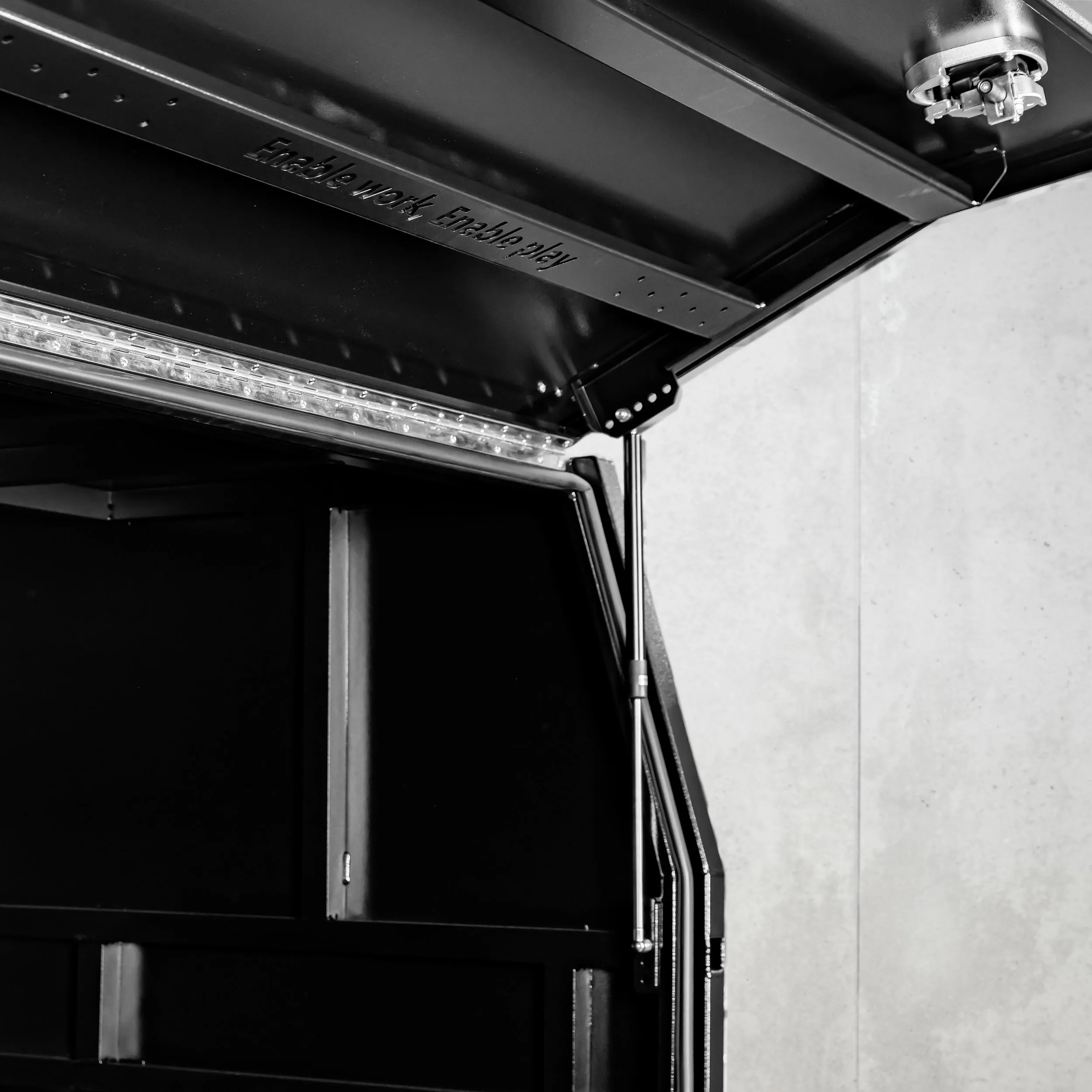 1650mm Aluminium Canopy - Black