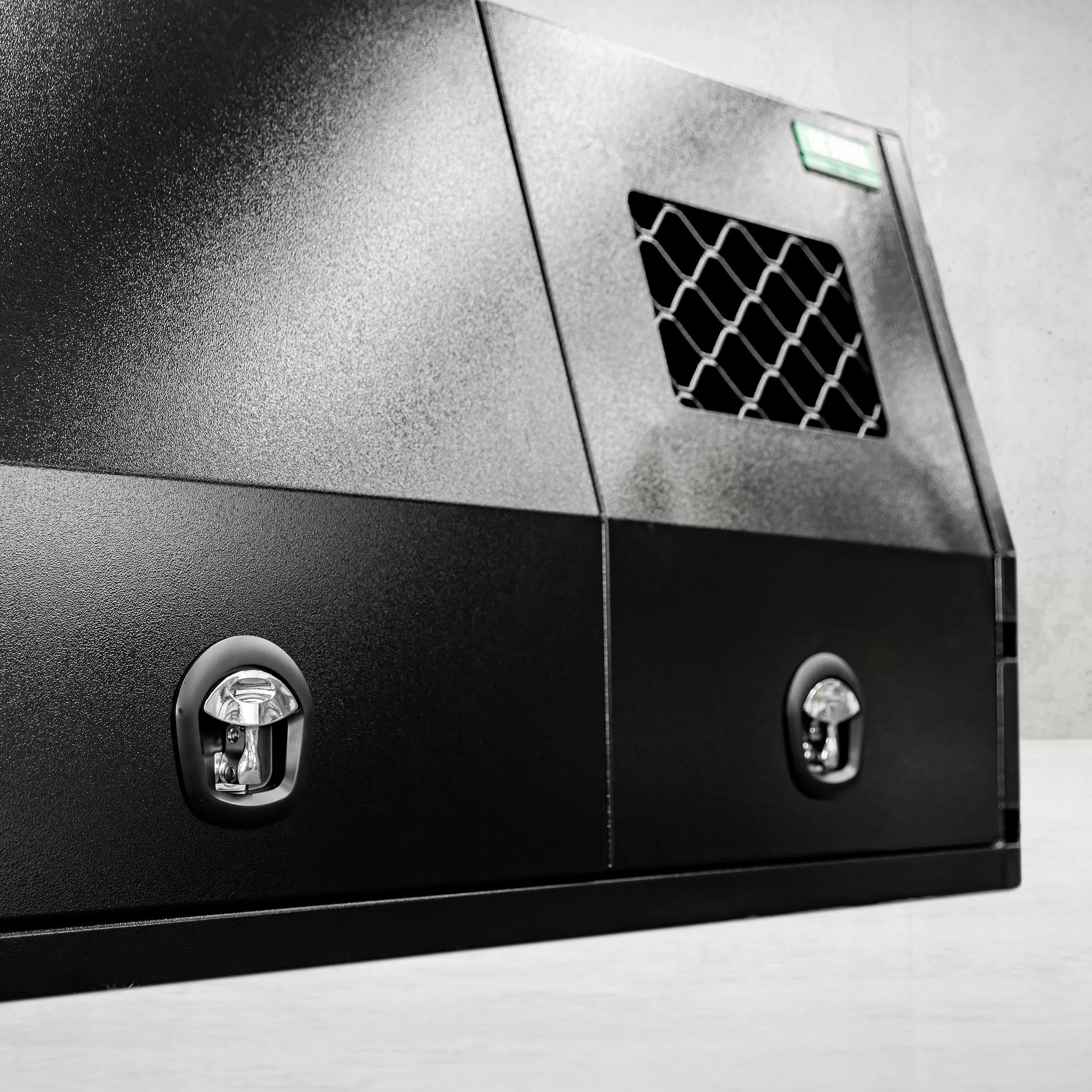 1650mm Aluminium Canopy DS - Black