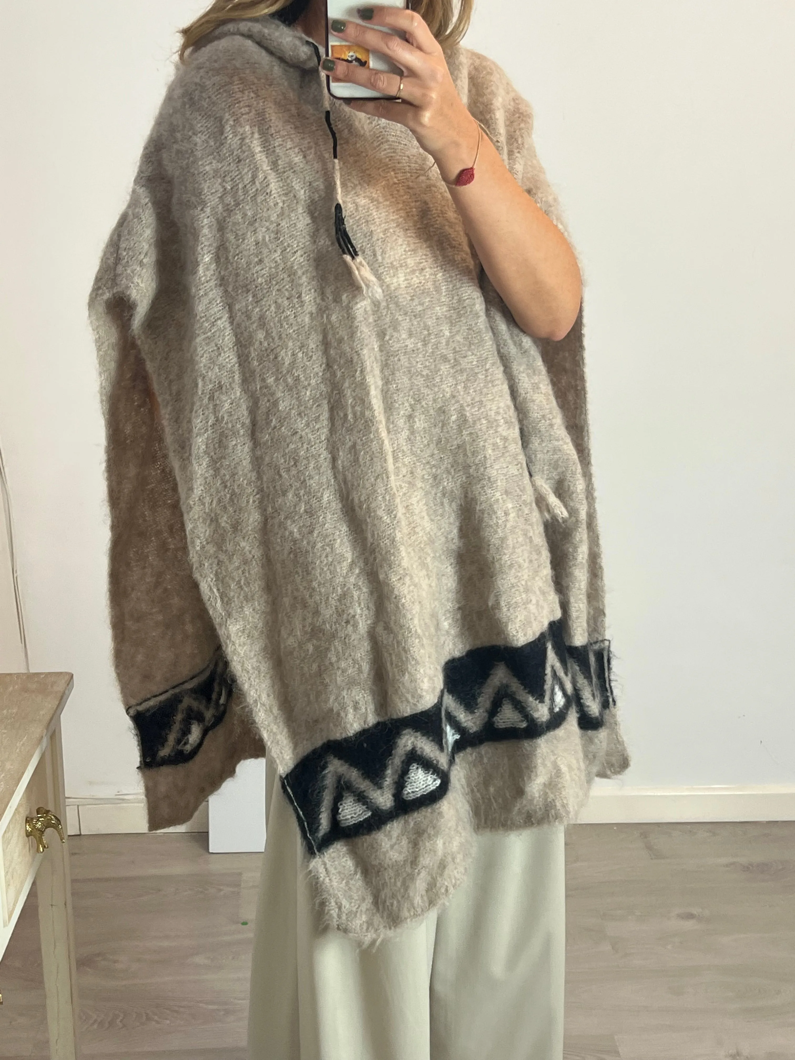 DOROTHE SCHUMACHER. Poncho/capa lana beige con capucha. T 2 (M)
