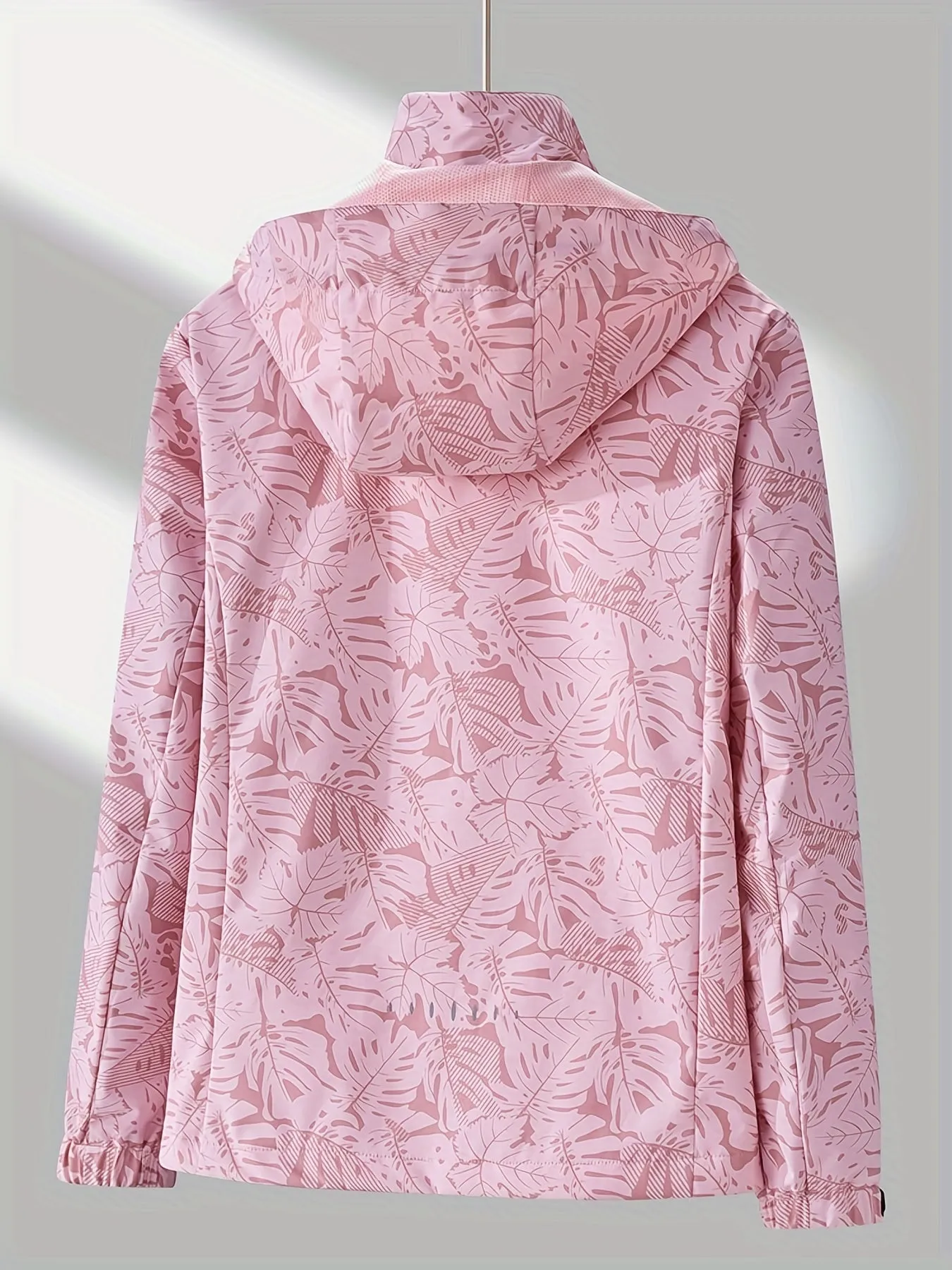 Lauren | Windproof Outdoor Jacket with Camouflage Print