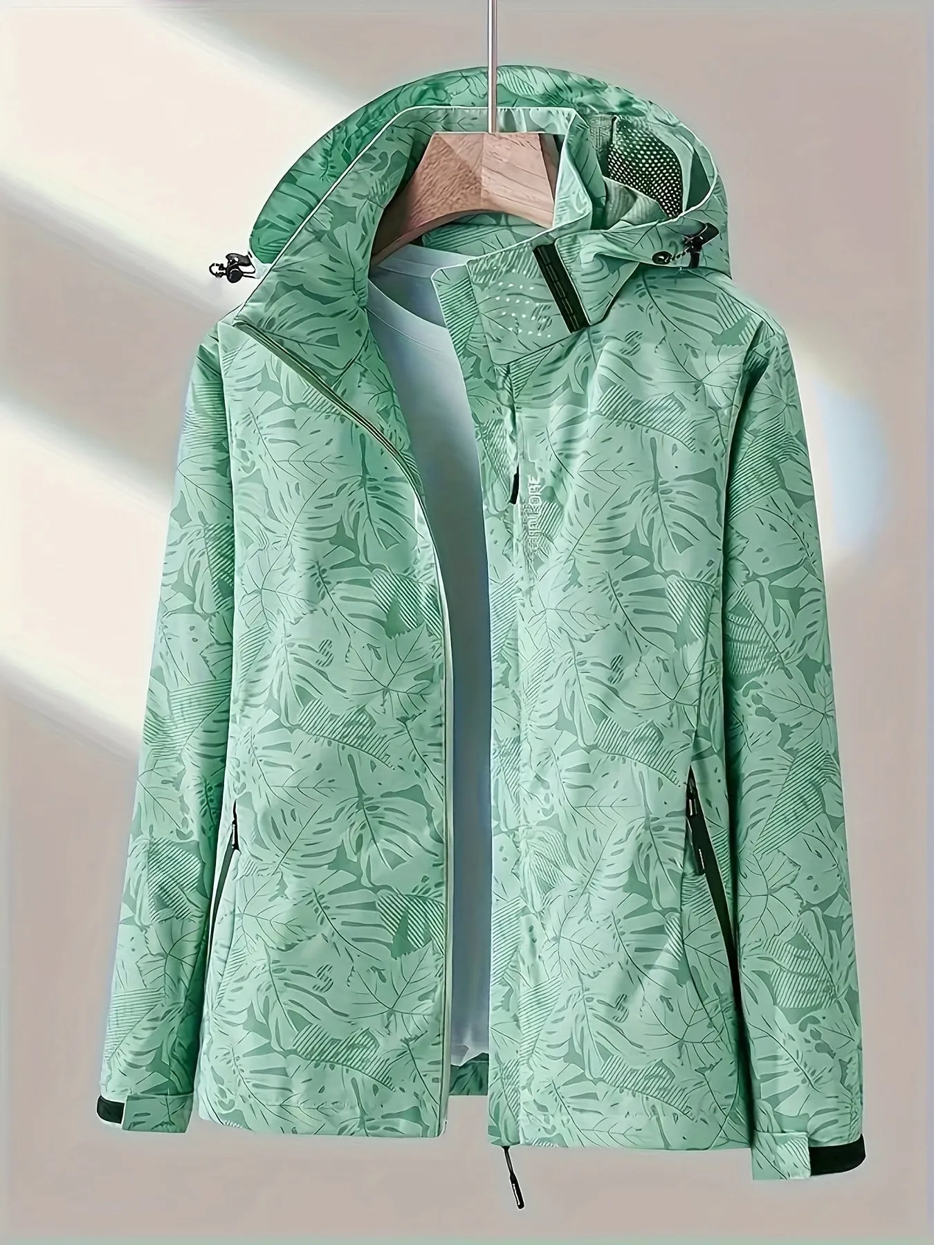 Lauren | Windproof Outdoor Jacket with Camouflage Print