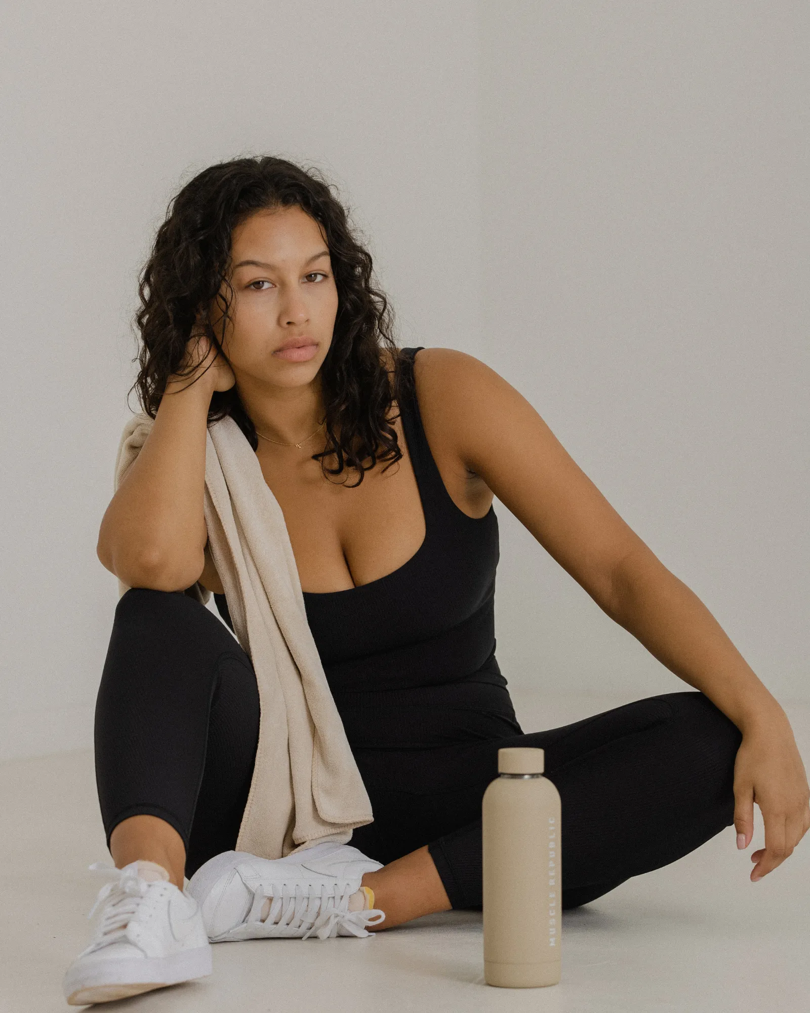 STUDIO WATER BOTTLE - BEIGE